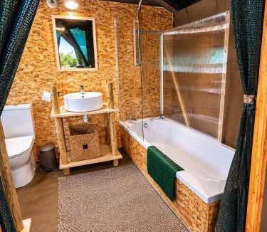 Ventosa Other | Safari Glamping Rhino