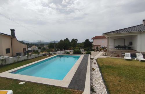 Moncao Villa | Villa Beco - Moradia de Luxo com até 6 Quartos e Piscina Privada