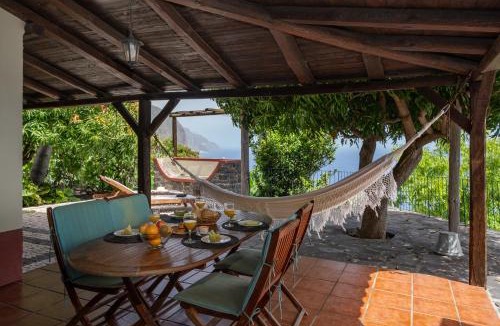 Arco da Calheta House | OurMadeira - Stonecliff Cottage
