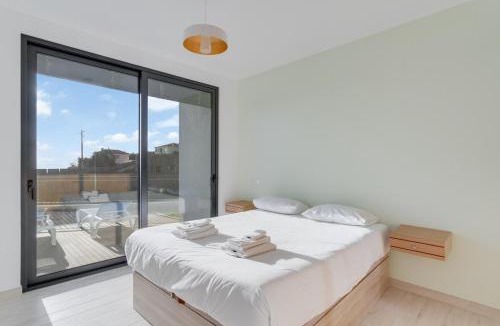 Estreito da Calheta Apartment | Casa Mozart Ii Sea View, Pool & Sunny Retreat