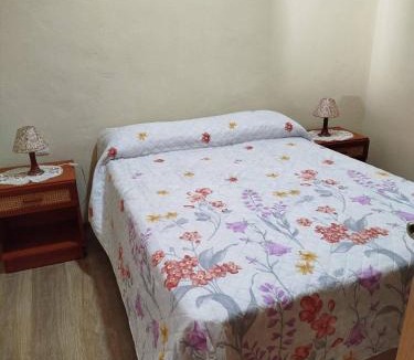 Santana de Cambas House | Casa do Rosa - Sleeps 6 - Parking - WiFi