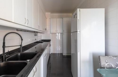 Estoril Apartment | 3 Bedroom House in Cascais, 15 min walking to beach with parking spot