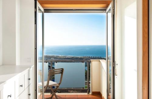 Nazare Apartment | The Harbour House - Sea views everywhere