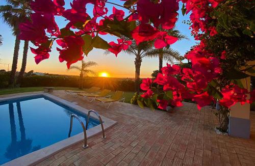 Estombar Villa | Spacious Villa in Carvoeiro with Private Pool
