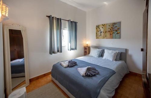 Salema House | Traditional House with 2 floors - 5 minutes from Beach