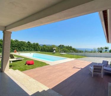 Vila Verde Villa | Charming Villa in São Miguel do Prado with Private Pool