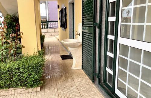Aguiar da Beira House | Charming House in Cortiçada with Balcony and Mountain View