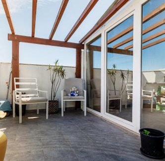 Rio de Mouro House | Monteiro Duplex Terrace Room
