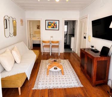 Santos Apartment | Central Lisbon Apartment Santos Walk to Cais do Sodré