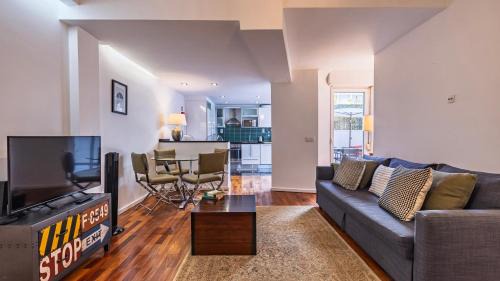 Casal da Ladeira Apartment | Central Sunny Terrace in Entrecampos by LovelyStay