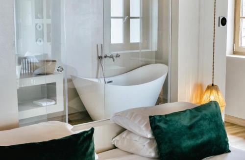 Obidos Hotel | &Tales Villas Collection Óbidos - With Hotel Service and Breakfast
