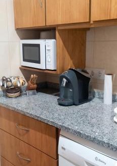 Porto de Mos House | House with garden in Marinha da Mendiga
