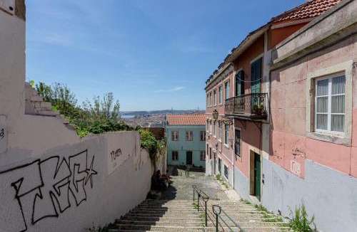 Lisbon Old Town Apartment | T1 with a garden in the heart of Lisbon
