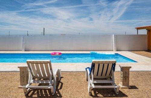 Angeiras Apartment | Wake up with the Sea Breeze- House with pool AP1