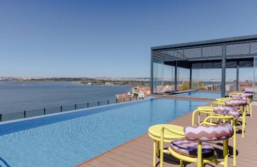 Seixal Hotel | Upon Harbor - Seixal Bay Hotel
