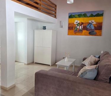 Marmelete House | Casinha Laranja