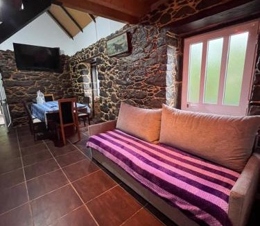 Faial House | Casa Duque 3-Bedroom Mountain Retreat with Terrace & Parking
