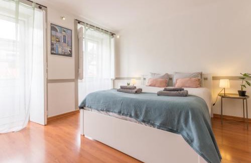 Santos Apartment | Sweet Secret Garden at Lisbon com estacionamento