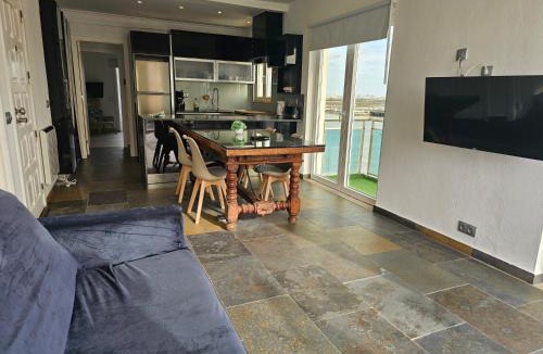 Praia de Faro House | Blife Charlya private rooms at Faro beach