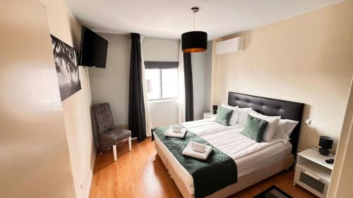 Ferragudo Apartment | Apartment Beta - 2 Bedrooms, Private Rooftop Patio with Hot Tub, BBQ and View