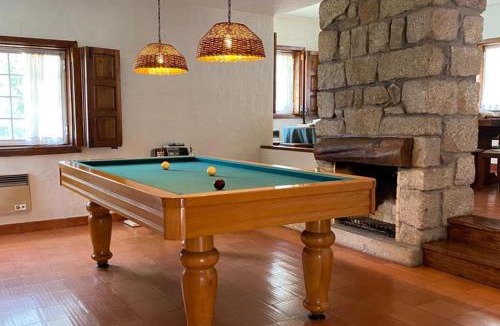 Barcelos House | Cottage Sleeps 12 with Pool and Parking