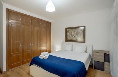 Carcavelos Apartment | Carcavelos Bright & Modern Apartment by Homing
