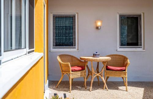 Angeiras Apartment | Wake up with the Sea Breeze- House with pool AP1