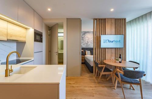 Santa Marinha Apartment | Douro Tower - Pool, 360cº View, AC & Free Parking