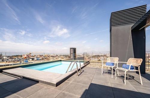 Santa Marinha Apartment | Douro Tower - Pool, 360cº View, AC & Free Parking