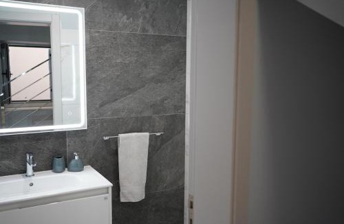 Prazeres Villa | Pauloldtown - Local experience w rooftop n jacuzzi