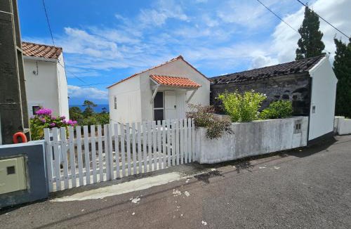Cais do Pico Apartment | T1 com Vista Mar em Sao Roque do Pico Residências Requinte