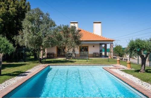 Setubal House | Casa com Piscina Privada em Palmela - Jardim & Estacionamento