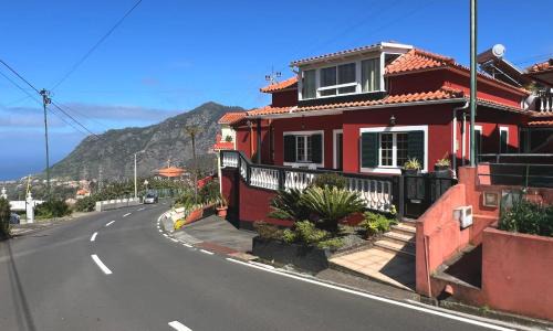 Faial Apartment | Sea & Mountain View Lombo de Cima House BBQ & Wifi
