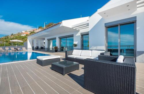 Paul do Mar House | Villa São Lourenço - Oceanview Haven by LovelyStay