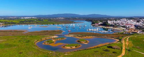 Montes de Alvor Villa | "Orange Tree Villa in Alvor - South - facing Family Villa with Private Poll"
