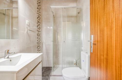 Camparca House | Carcavelos Villa with Pool