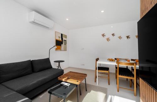 Alges Apartment | WHome Peaceful Algés Family Home away from City Noise