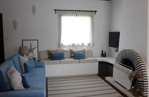 Torreira House | SixtyNine Beach Cottage