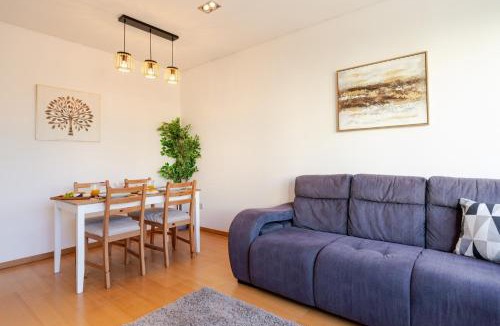 Aldoar Foz do Douro e Nevogilde Apartment | Modern Flat with Workspace in Foz by HostWise