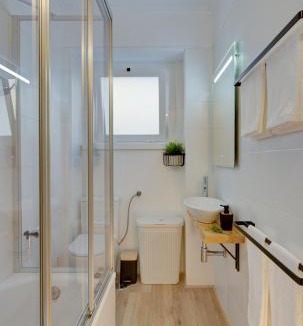 Casal da Ladeira Apartment | Casa Graziela, jardim privado e totalmente equipada fácil acesso a transportes
