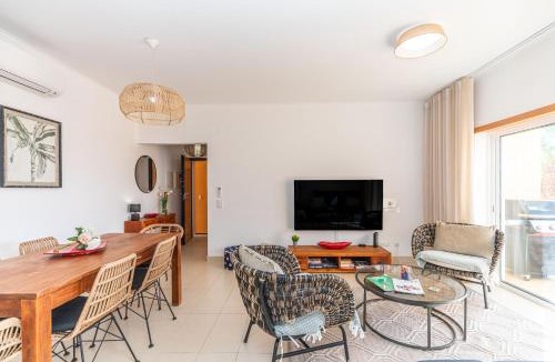 Canada Apartment | Apartment Lorraine - Duplex, With Pool & Sun Deck