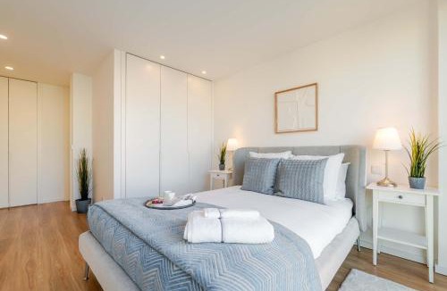 Leca da Palmeira Apartment | Spacious Light-Filled Flat with Garage by HostWise