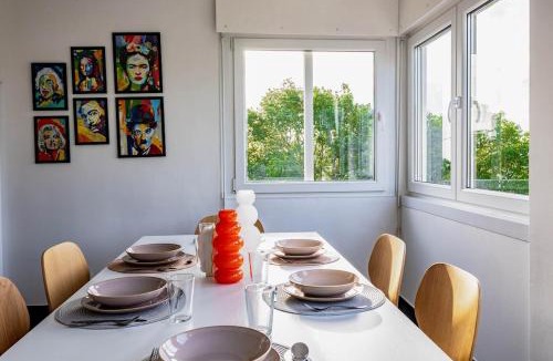 Paco De Arcos Apartment | Ambassador's Retreat