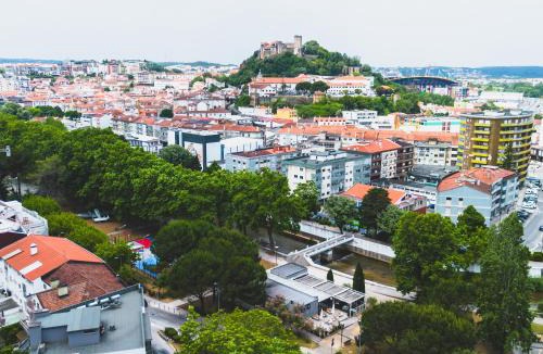 Leiria Apartment | Moodhu Villa - Cozy Apart w/Amazing Terrace