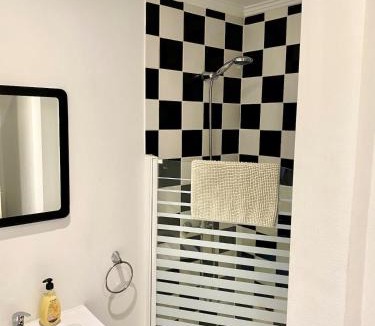 Santos Apartment | Tejo River View Classic Flat in Lisbons Historic Heart