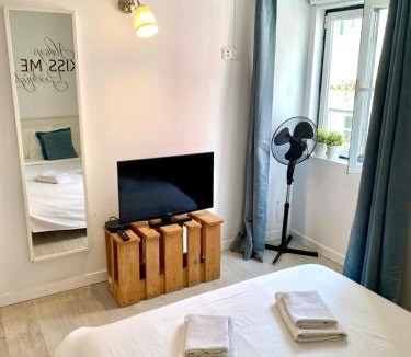 Santos Apartment | Tejo River View Classic Flat in Lisbons Historic Heart