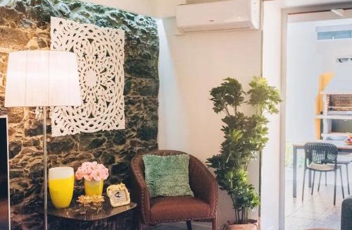 Imaculado Coracao de Maria House | Funchal City Yellow Townhouse and Terrace