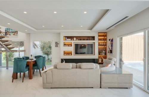 Charneca de Caparica e Sobreda Villa | Paraty Villa