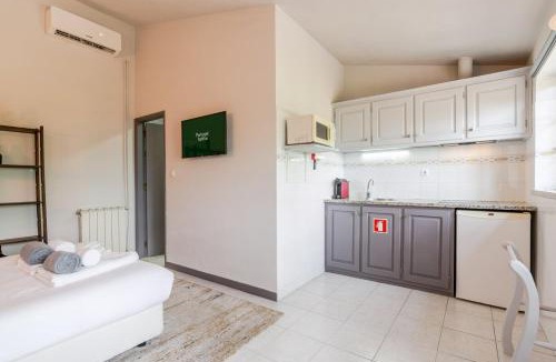 Barroselas Villa | Fountain Retreat I Pool & Sports Escape