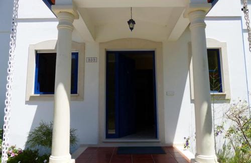 Paco Apartment | Casa Cecilia Seaside Serenity and Coastal Charm